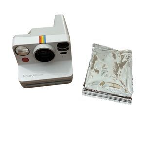 Polaroid Now Generation 2 Instant Film Camera White USB-C Autofocus i-Type